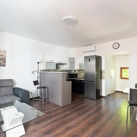 בית הארחה Maxwilliam 3*