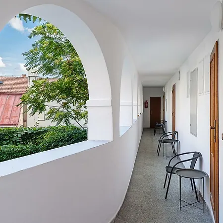 Maxwilliam בית הארחה